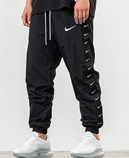 Pantalón Nike Swoosh